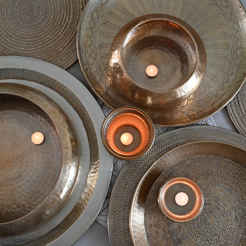 Vasen, Töpfe und Geschirr